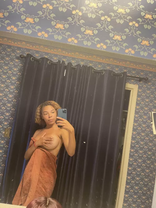 Busty 18fπ Busty 18fπ