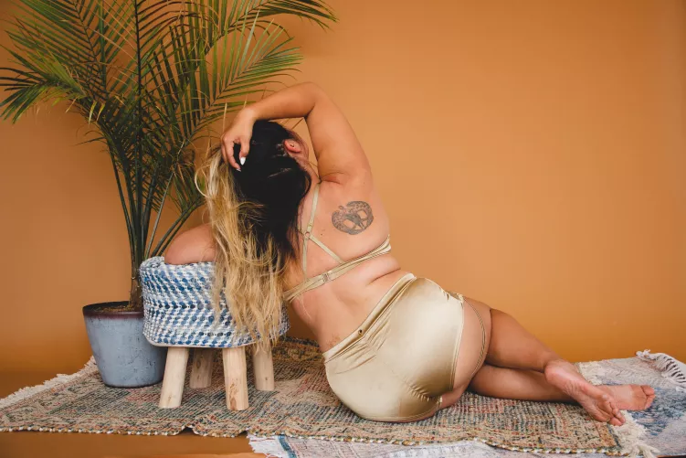 Does my Filipina booty look good in this? Does my Filipina booty look good in this?