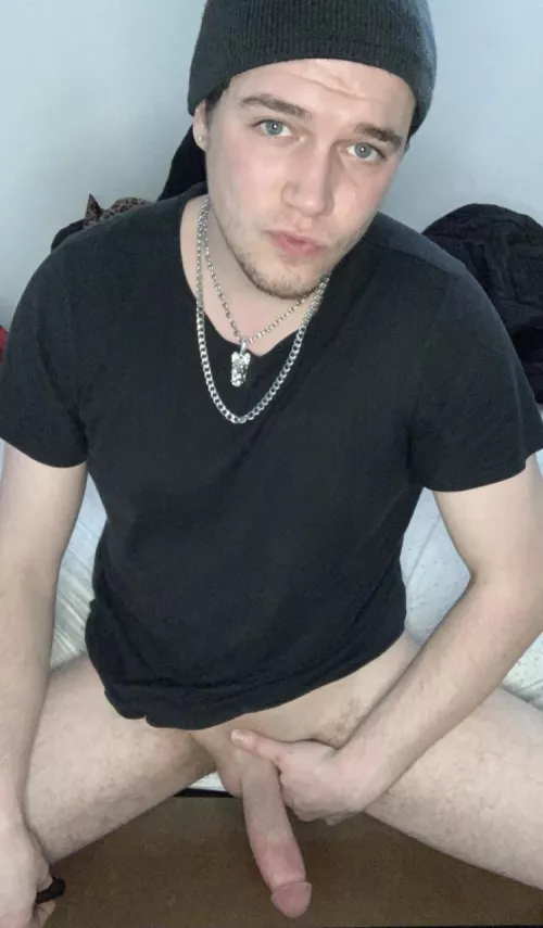 Happy Monday, here’s some cock to start your week off right (22)