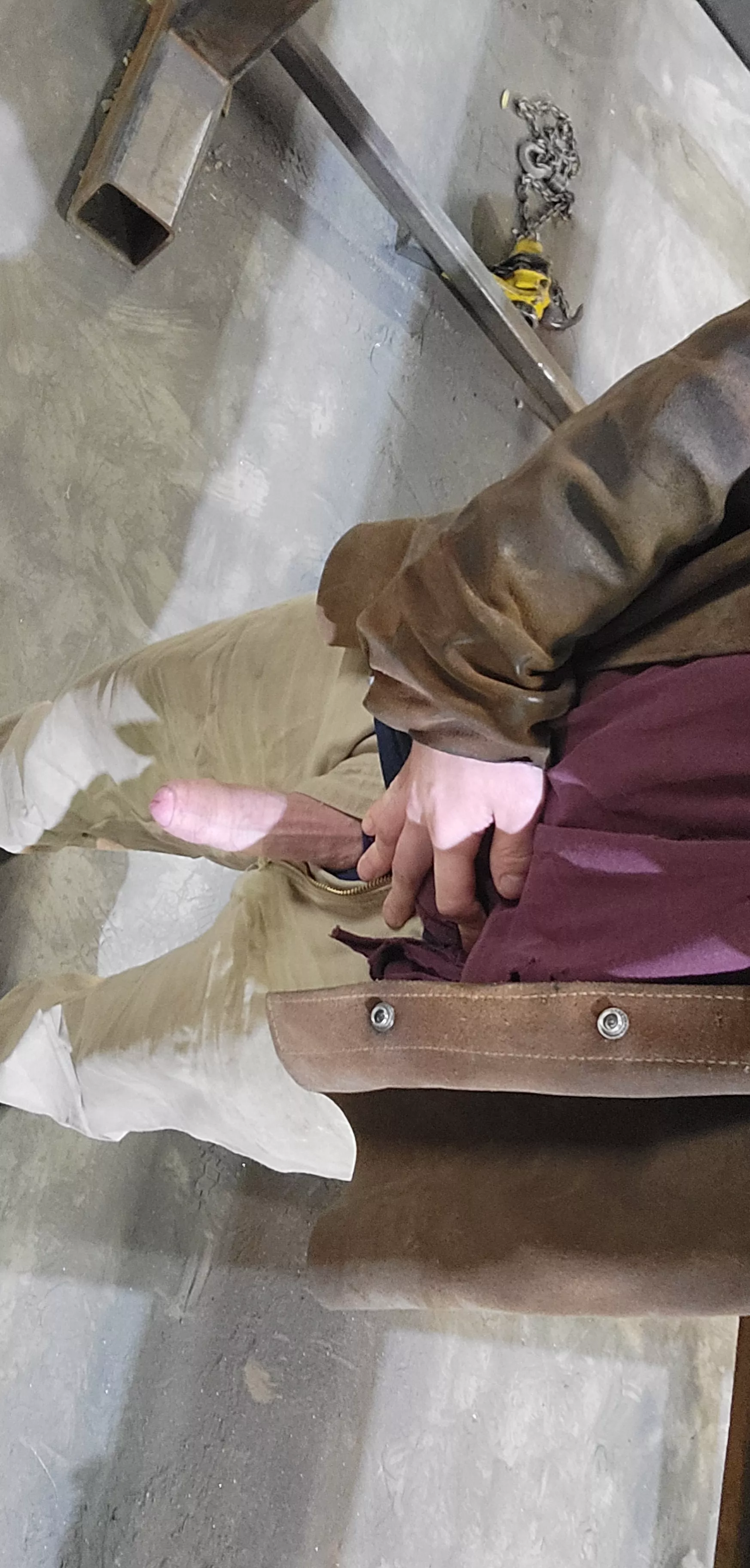 it just popped out 😲 (m)