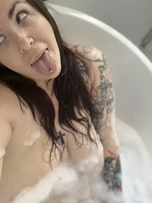 Wanna joiin me 💦💧?