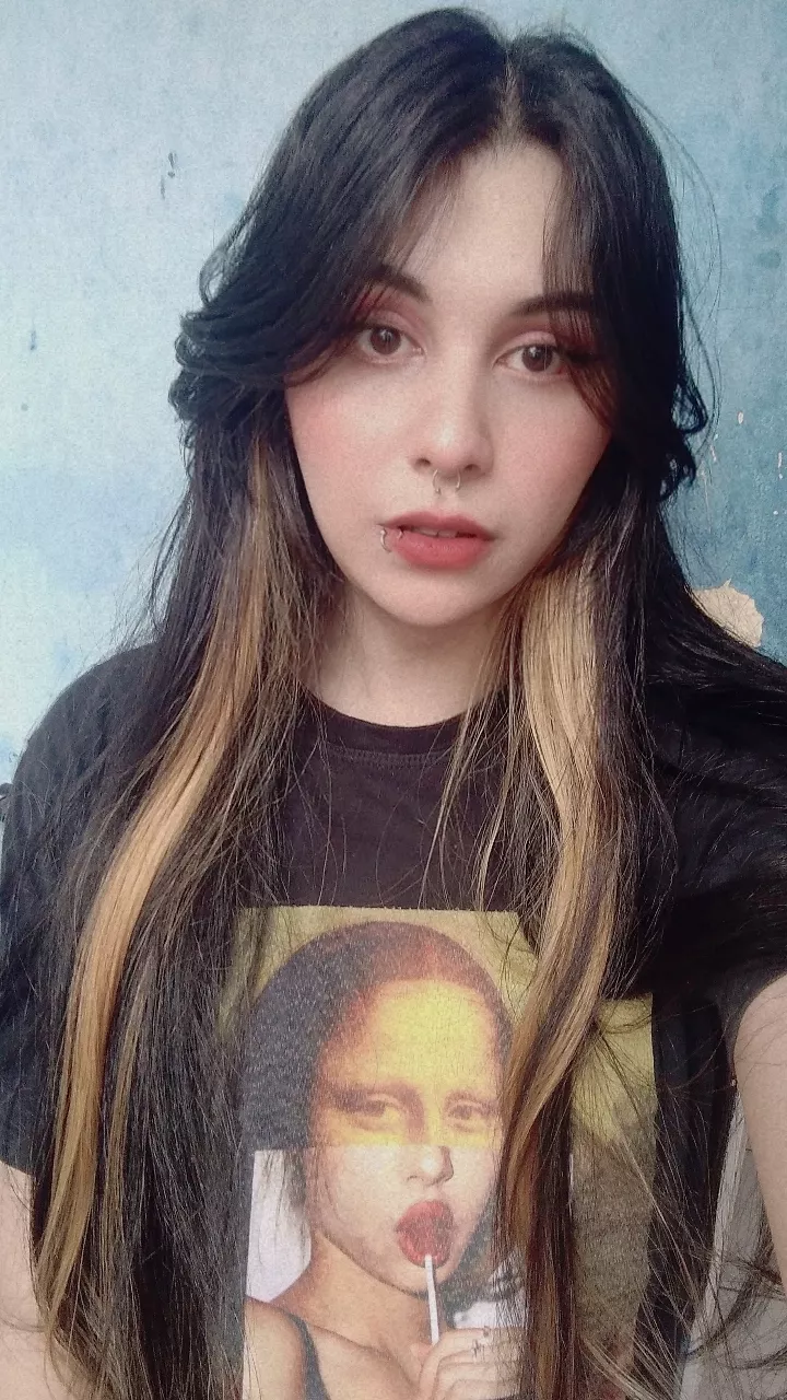 can i be your emo gf? we can even go to a my chemical romance concert and hold hands..., 🥺