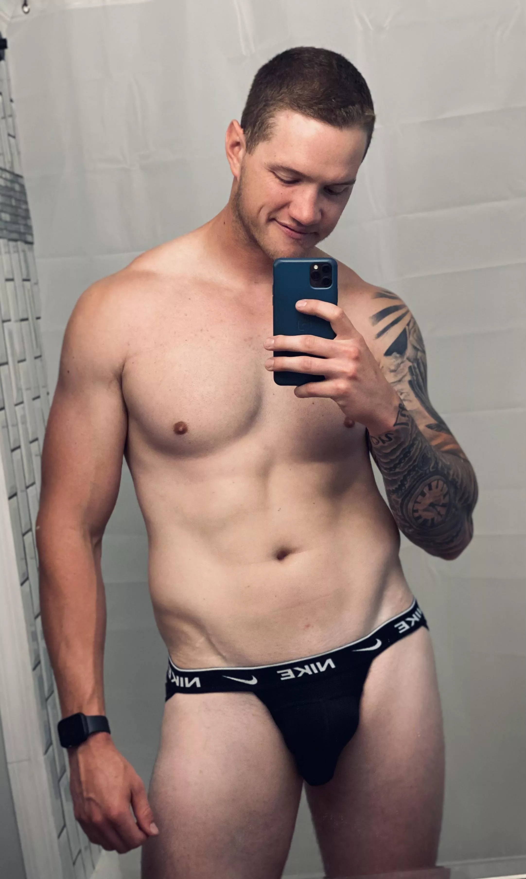 Come take them off 😏