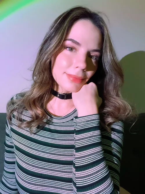 Only the choker stays on ;)