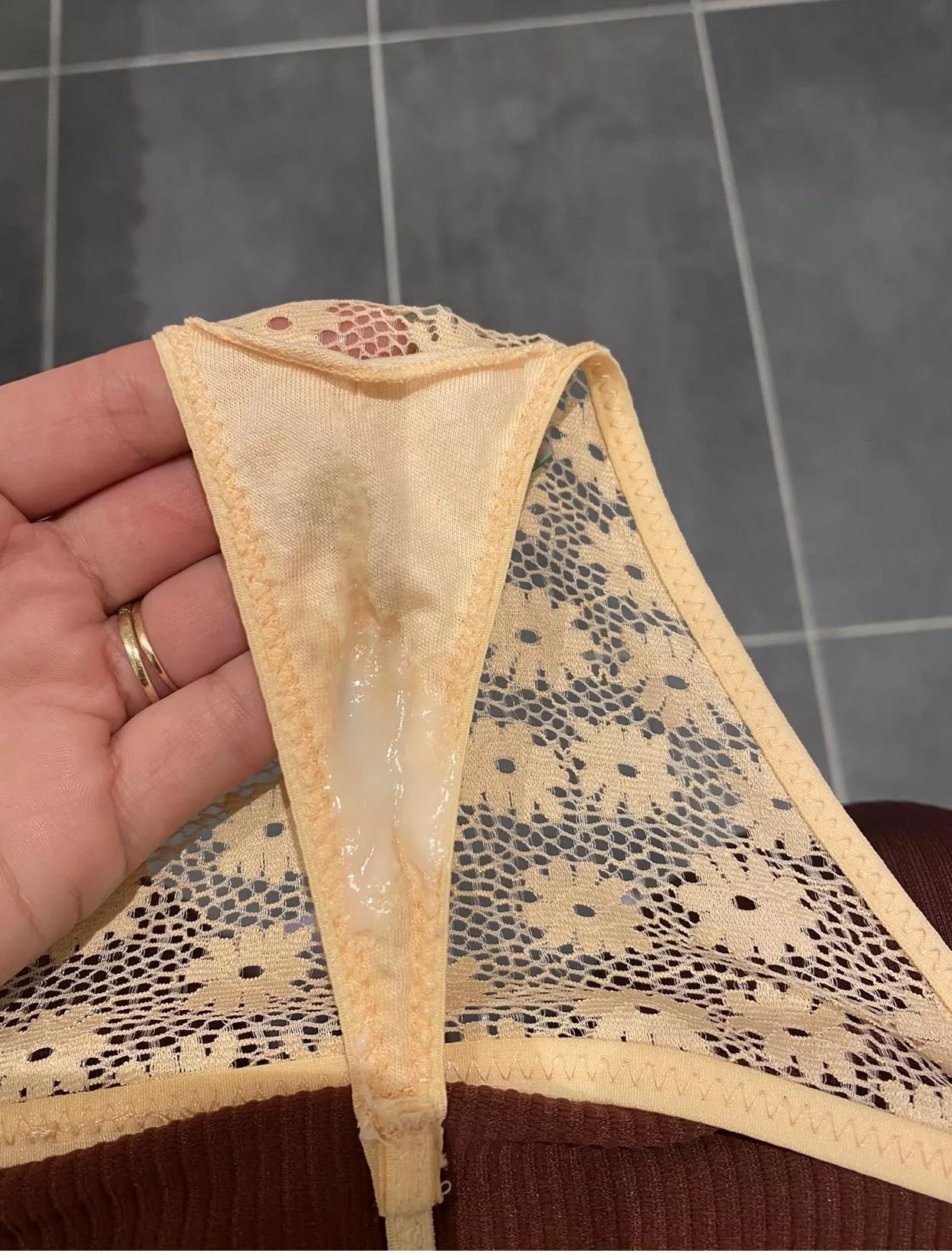 [SELLING] Sweaty and creamy panties after today’s gym session 👅 I cum in them too 💦 Message me for more info!