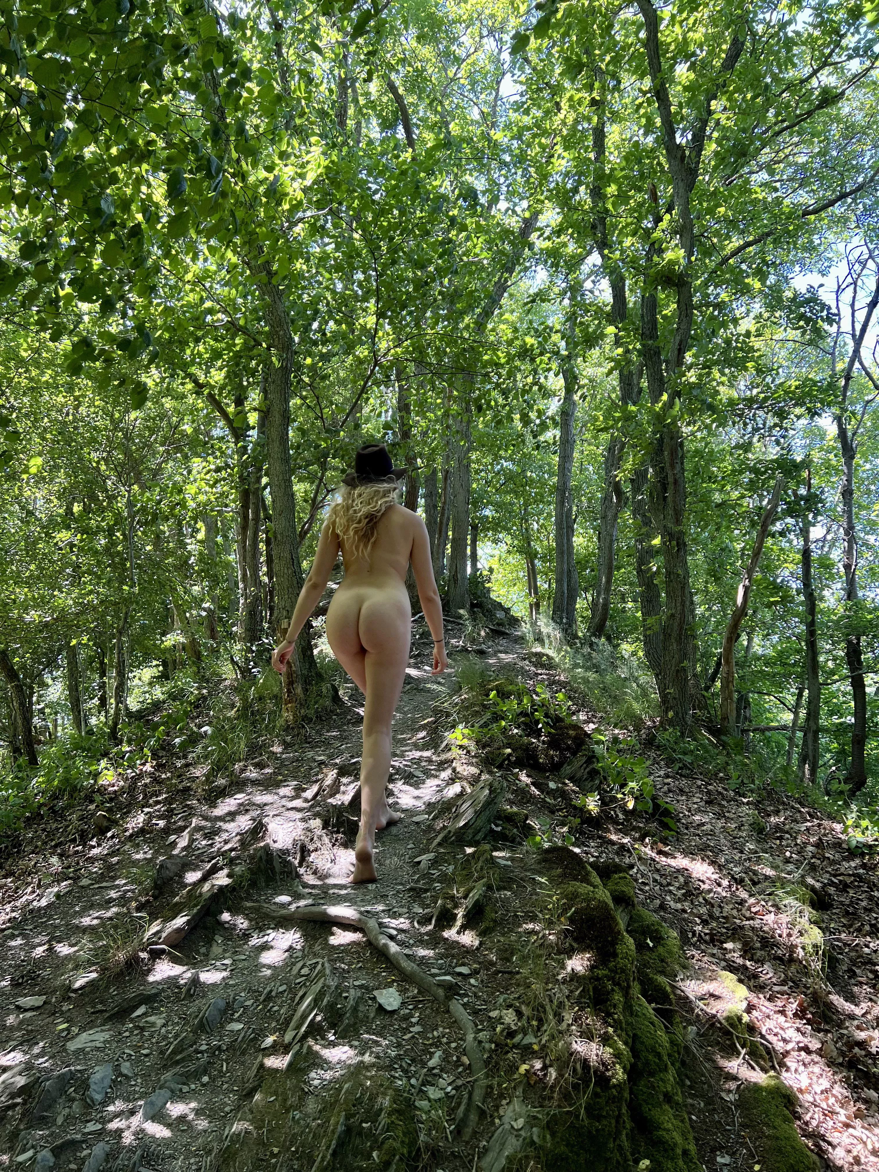 Happy Birthday to my gorgeous naked sunflower 🌻🍑(F)