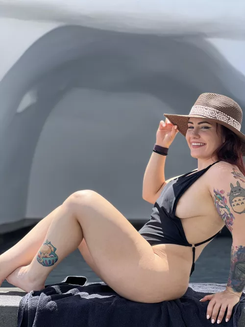 I can’t post this on insta because of my nipple showing 😂