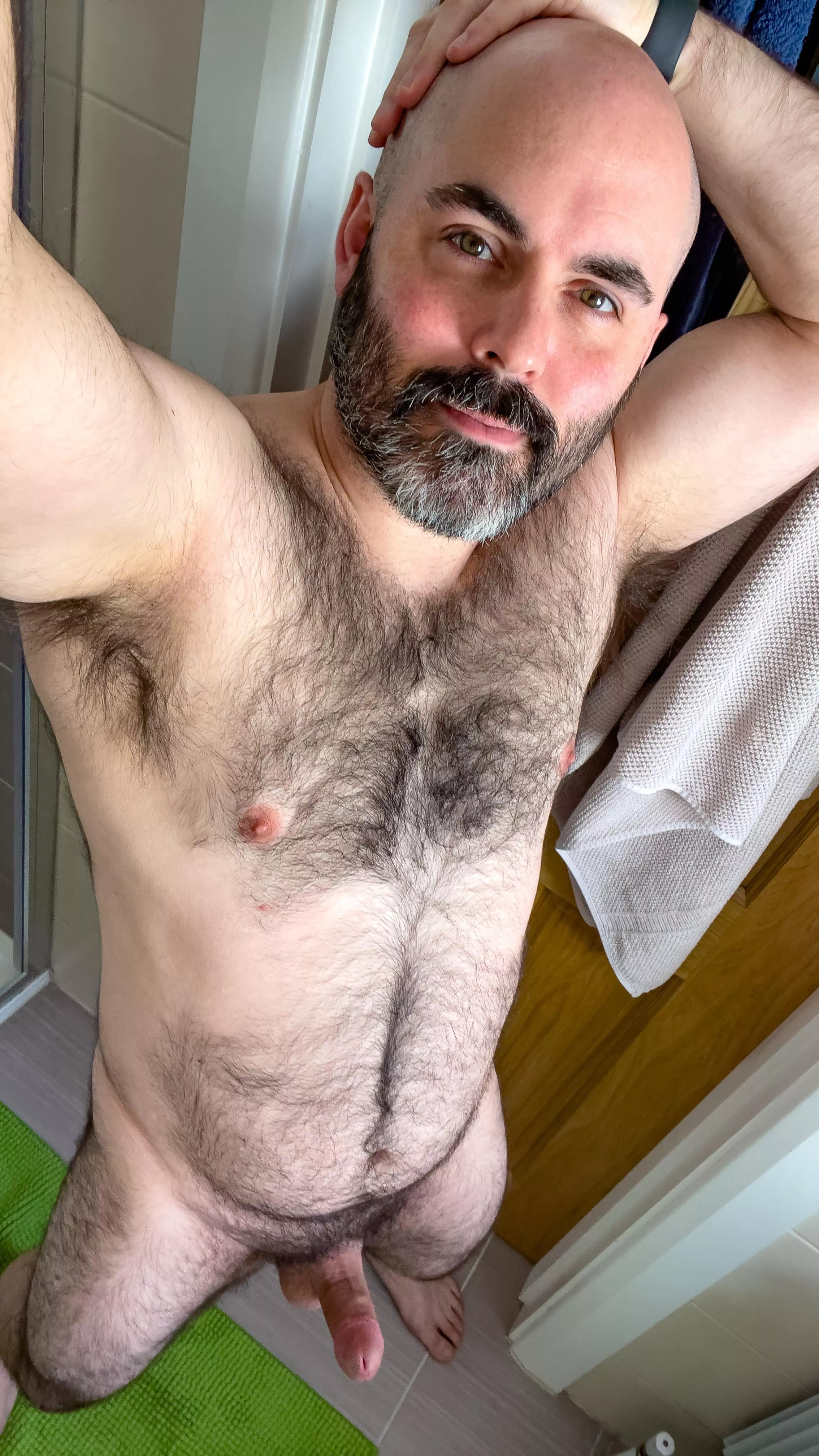 Nothing like a good stretch! 😜