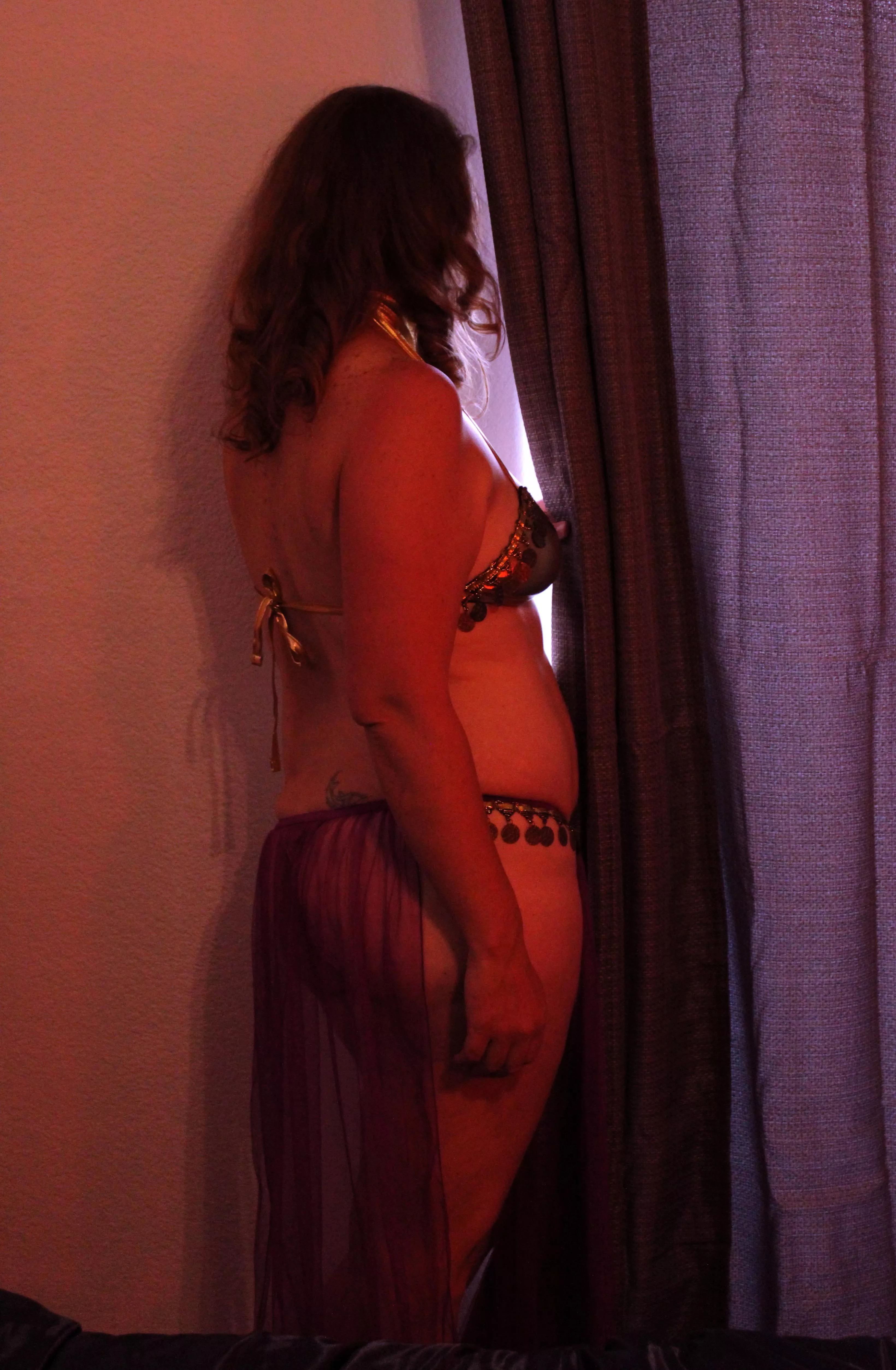 Hot wife and mom of 3 waiting for you to come fuck her, would you?