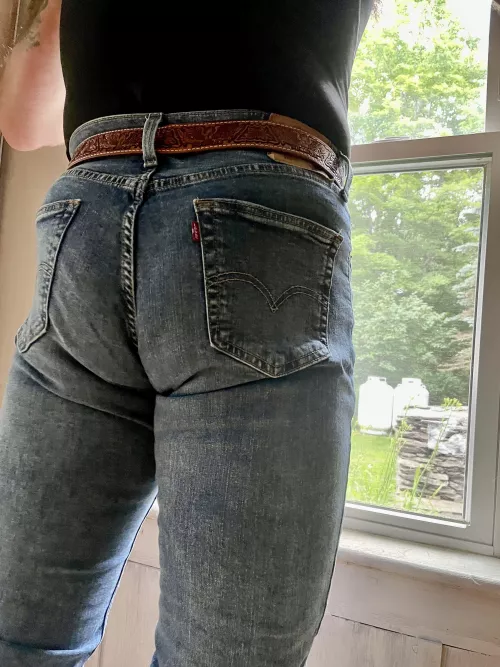 Saturday mornings call for tight jeans. Ready to split some wood.