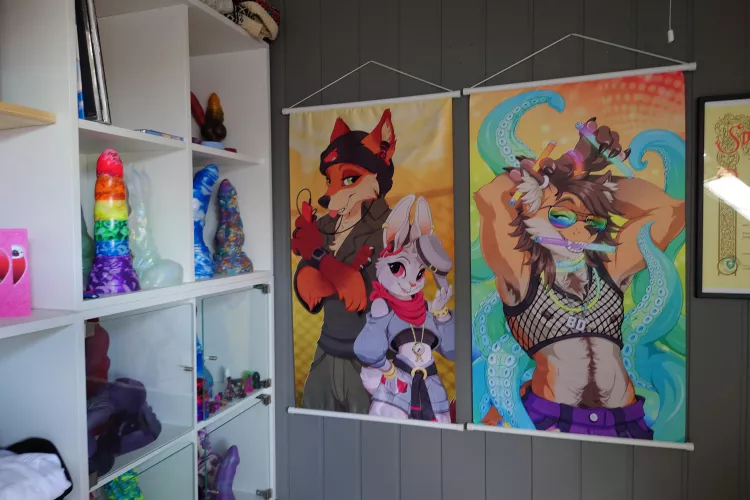 my mother has already asked my sister if I'm bisexual.... Maybe this'll make her ask me herself?😅🤣😅🤣😅🤣😅🤣