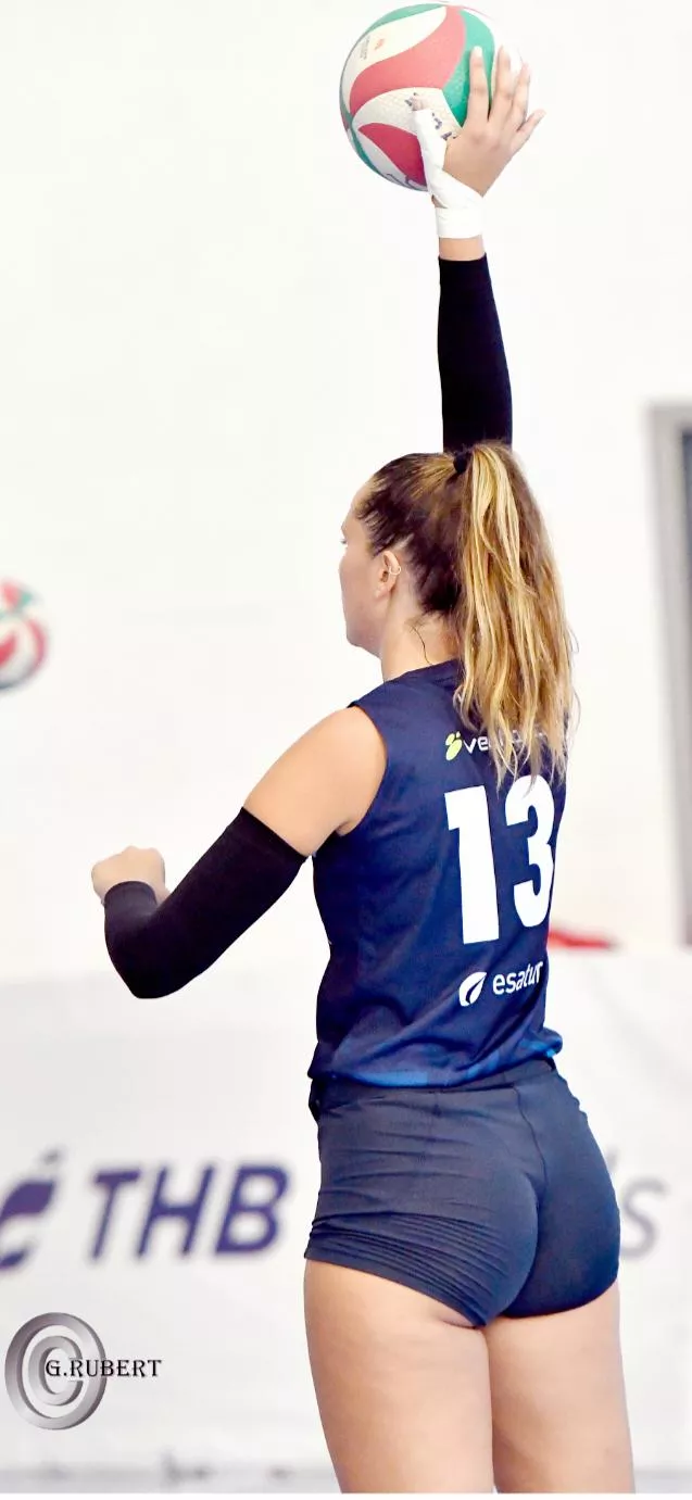 Need special skill to hold the ball like that