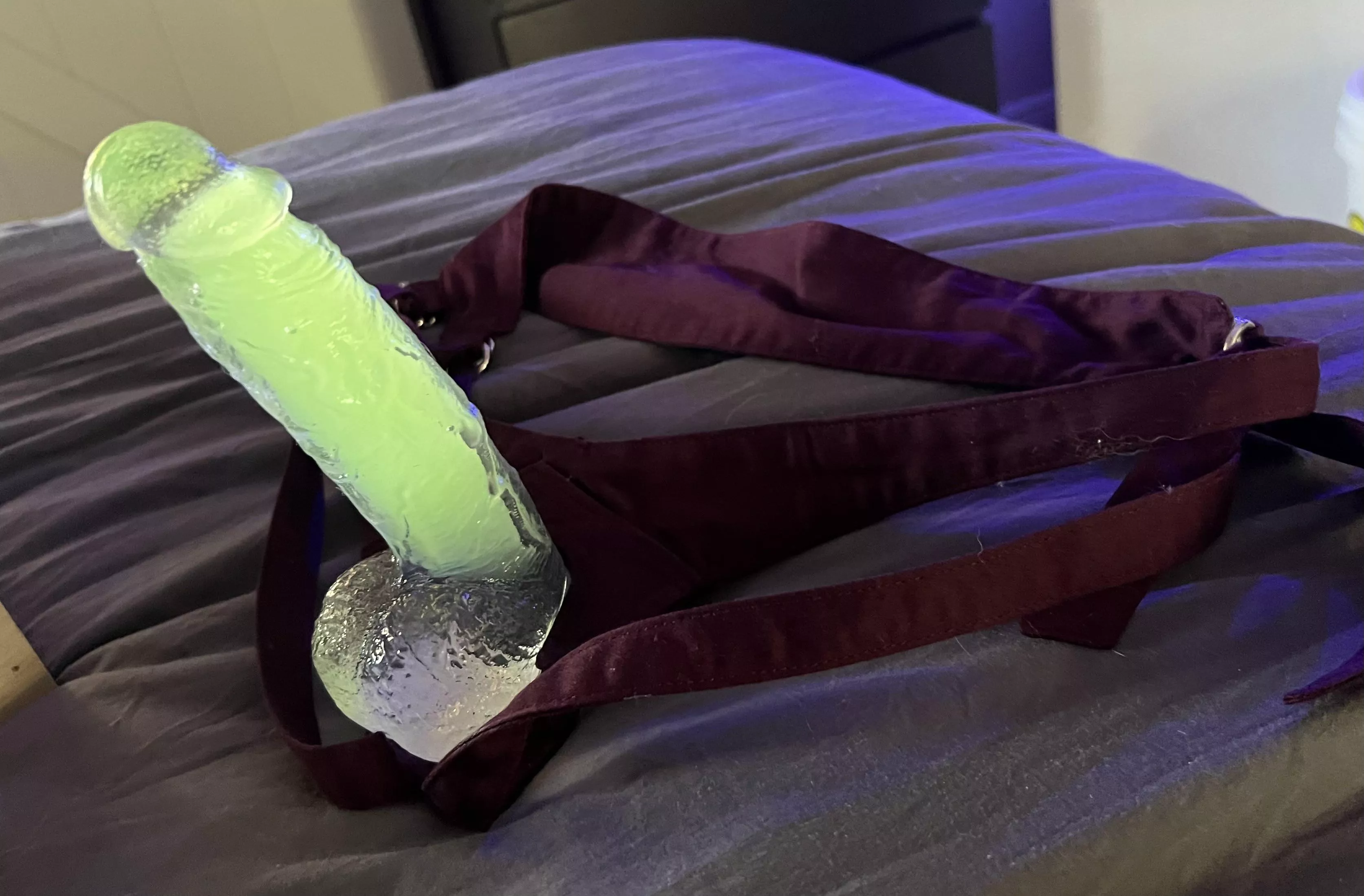 This will be a fun night. I wonder is she will use all 9 inches in both holes?