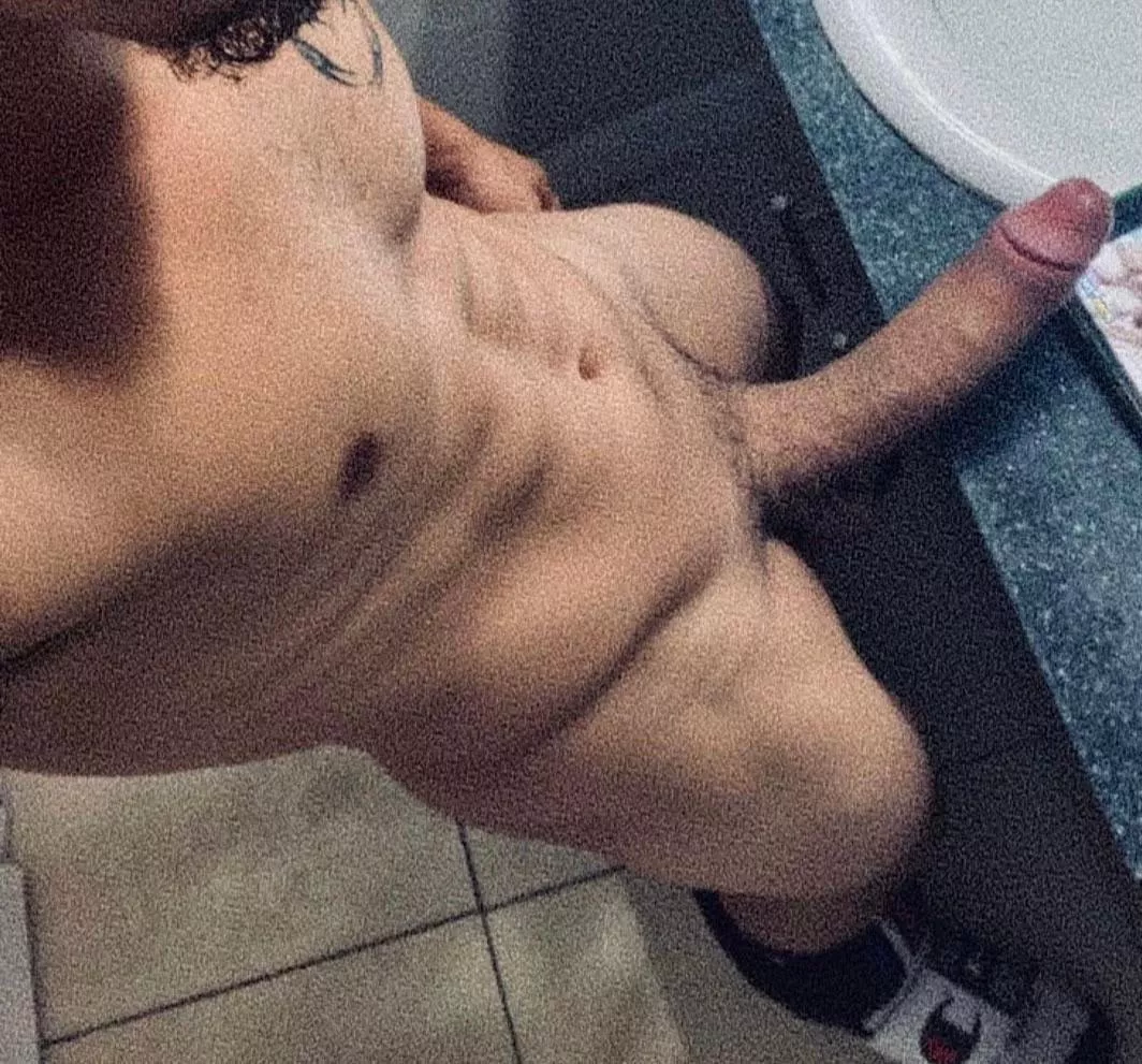 Choke on my 9” monster cock rn