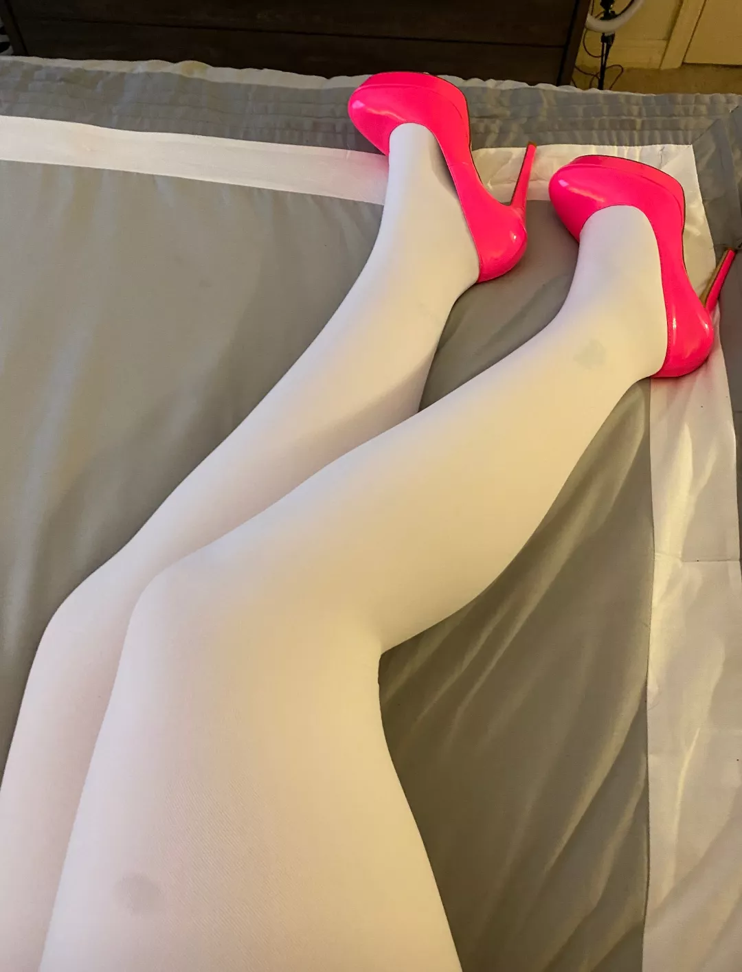 White tights and pink 👠👠