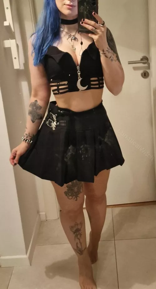 Finally a skirt season! 🖤🖤 - OC