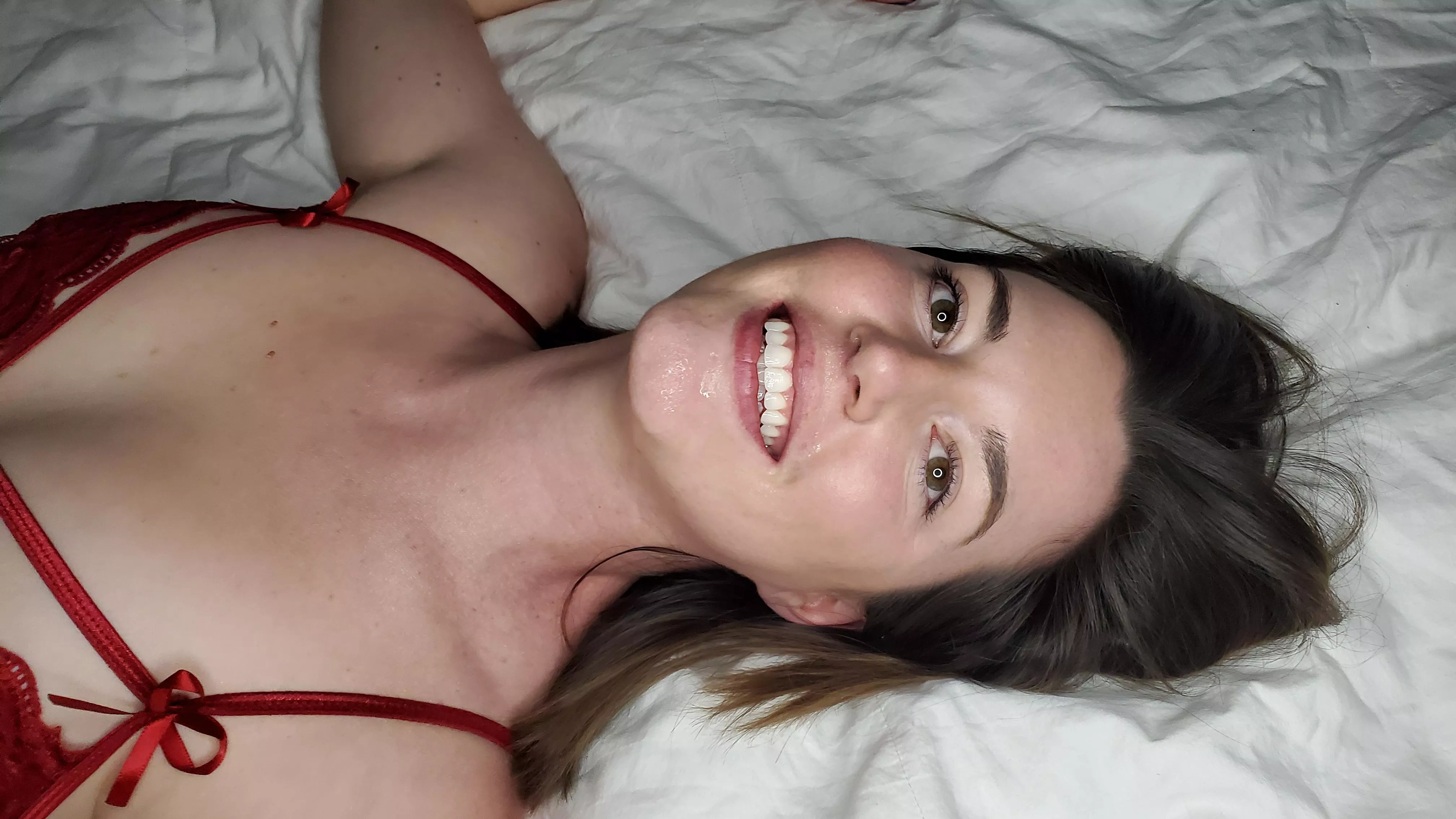 just a happy little cum slut 😋💦