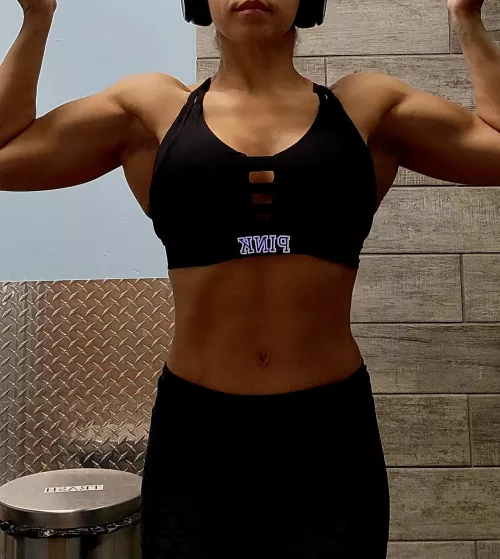 Who wants to be my workout partner 😏