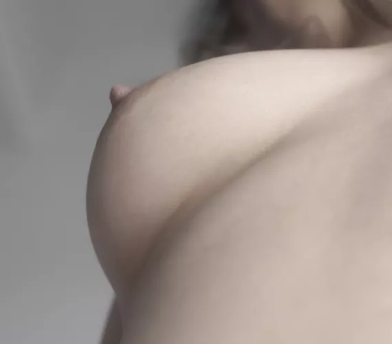[OC] Close-up of my boob. Would you want to see the other one?