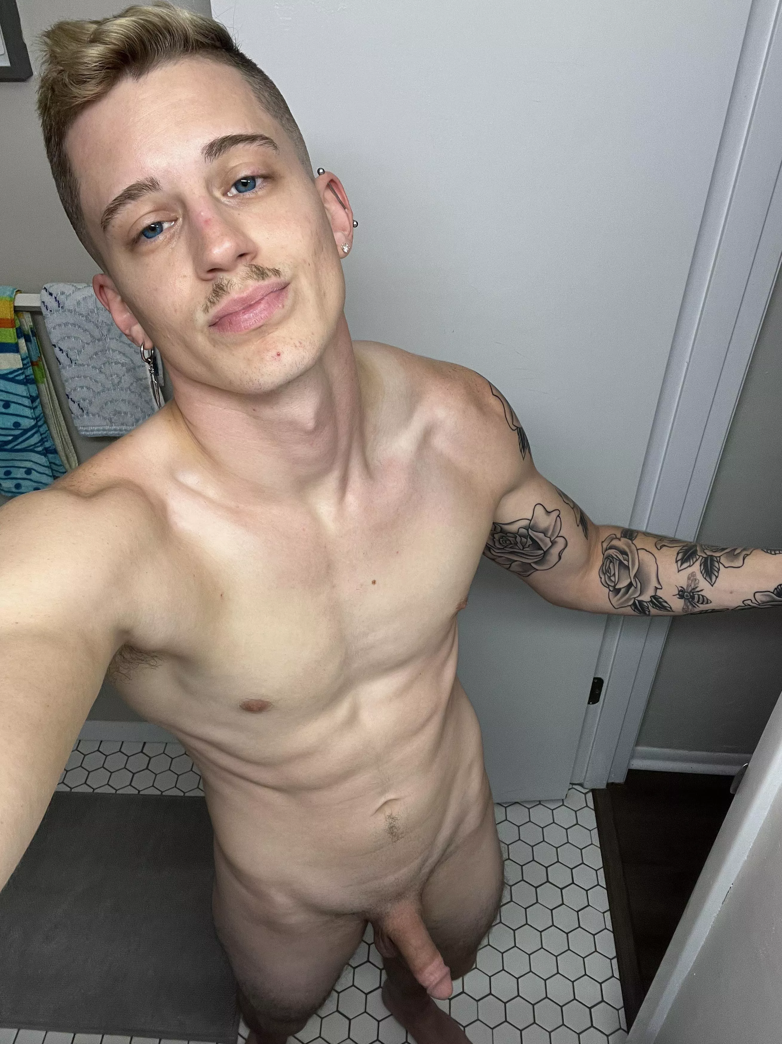 Happy Friday beauties 😎❤️