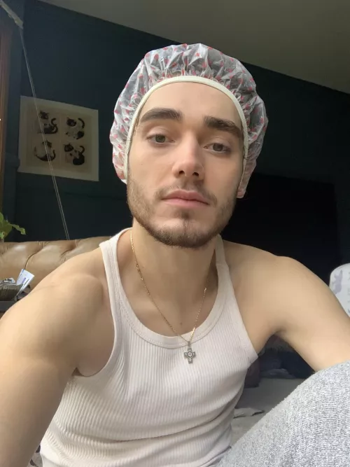 Keeping them curls luscious 🥰