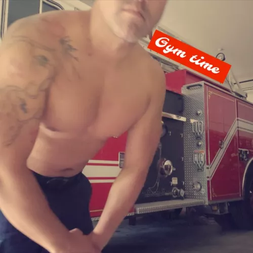 workouts at the house hit different. 👻 aztechsnaps