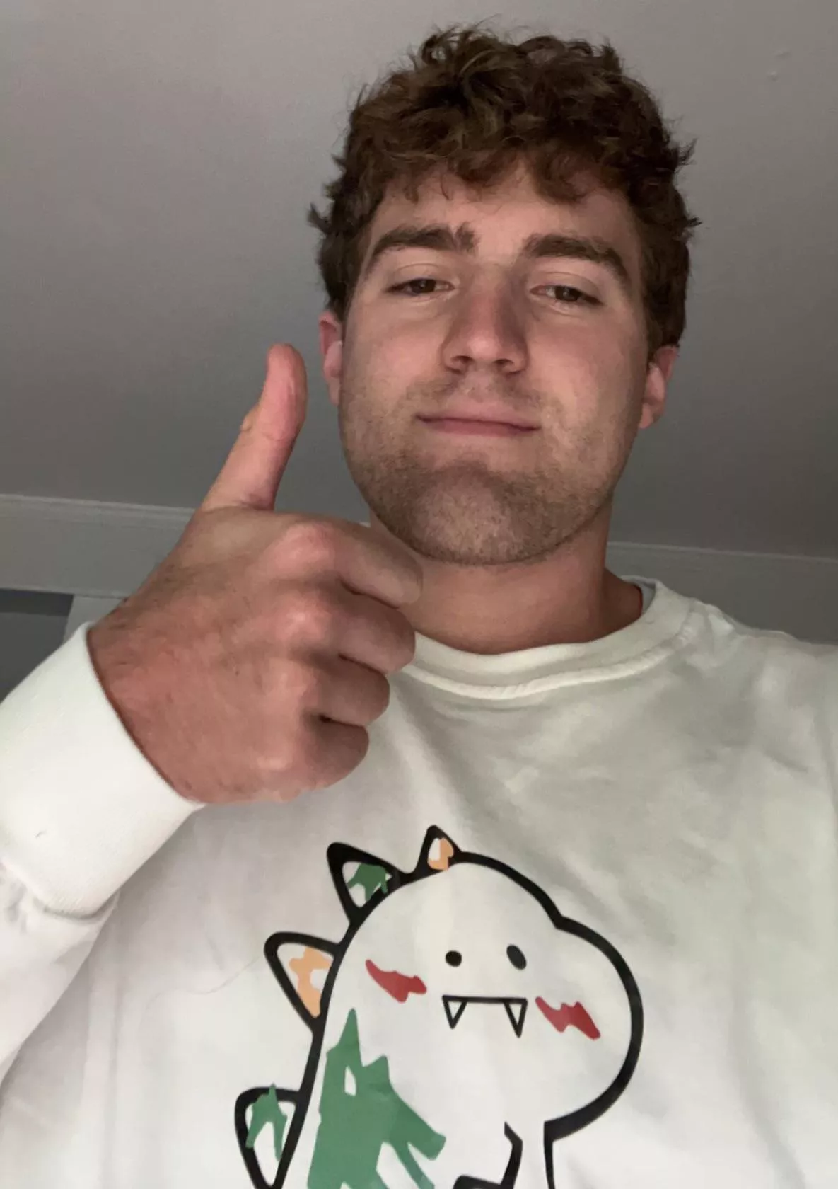 Y’all like my dino sweatshirt 🦖