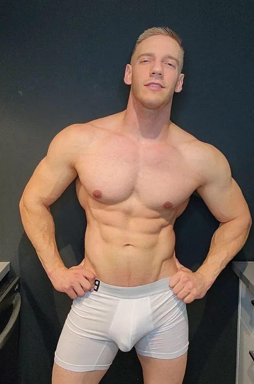 Do you think I should post full nudity on Reddit ? 😈