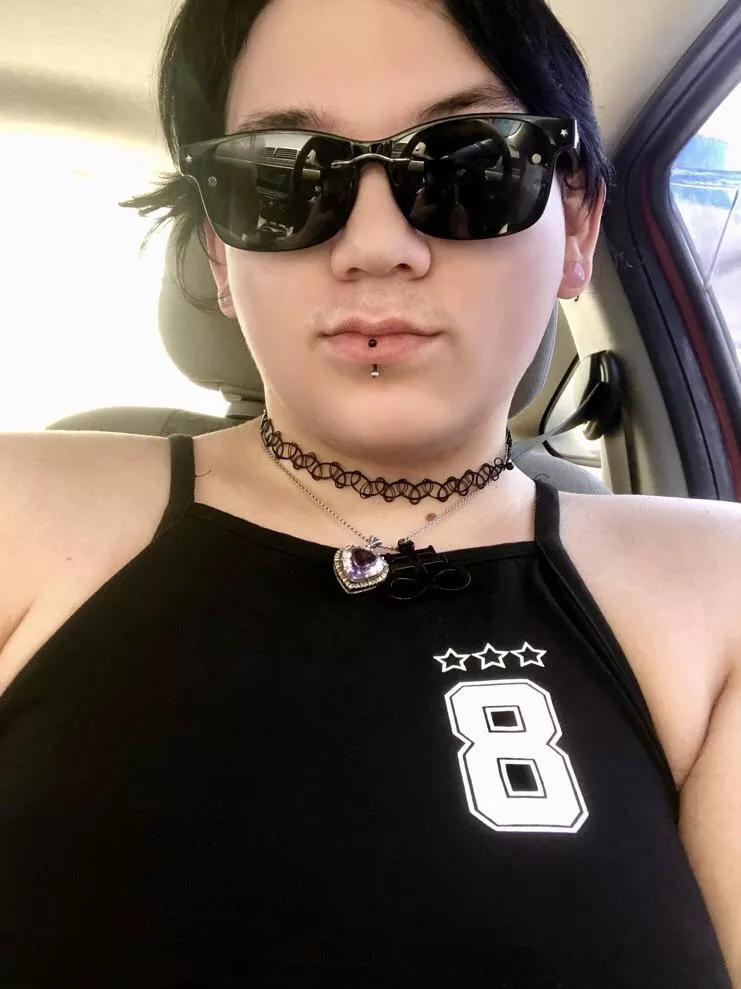 [selling] 24yo alt offering customs and premades. I’m here to make all your darkest fantasies cum true 🖤 Media | Sessions