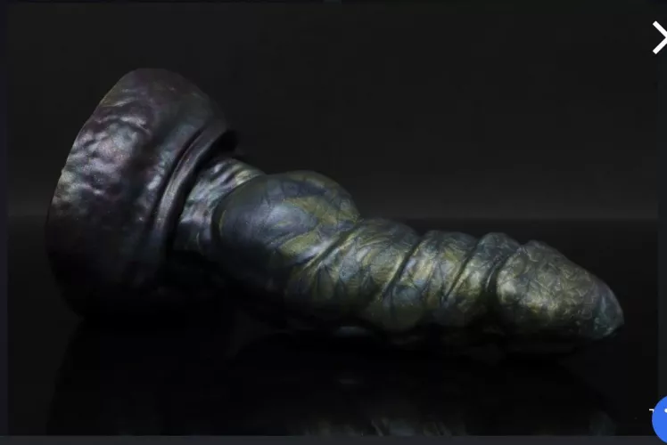 Saw this “oil slick” Nova the other day & forgot to post it! Ive never seen one quite like it uwu