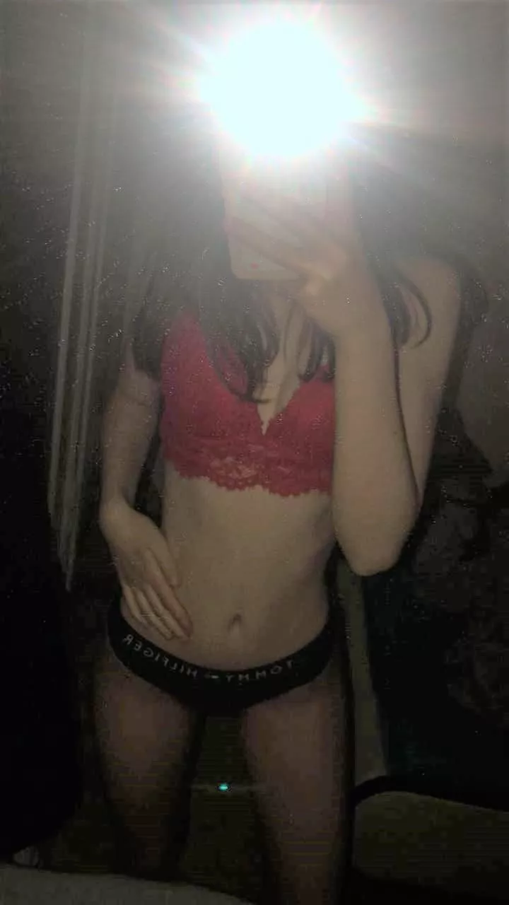 would make my day if at least one person loved my big chest 😇