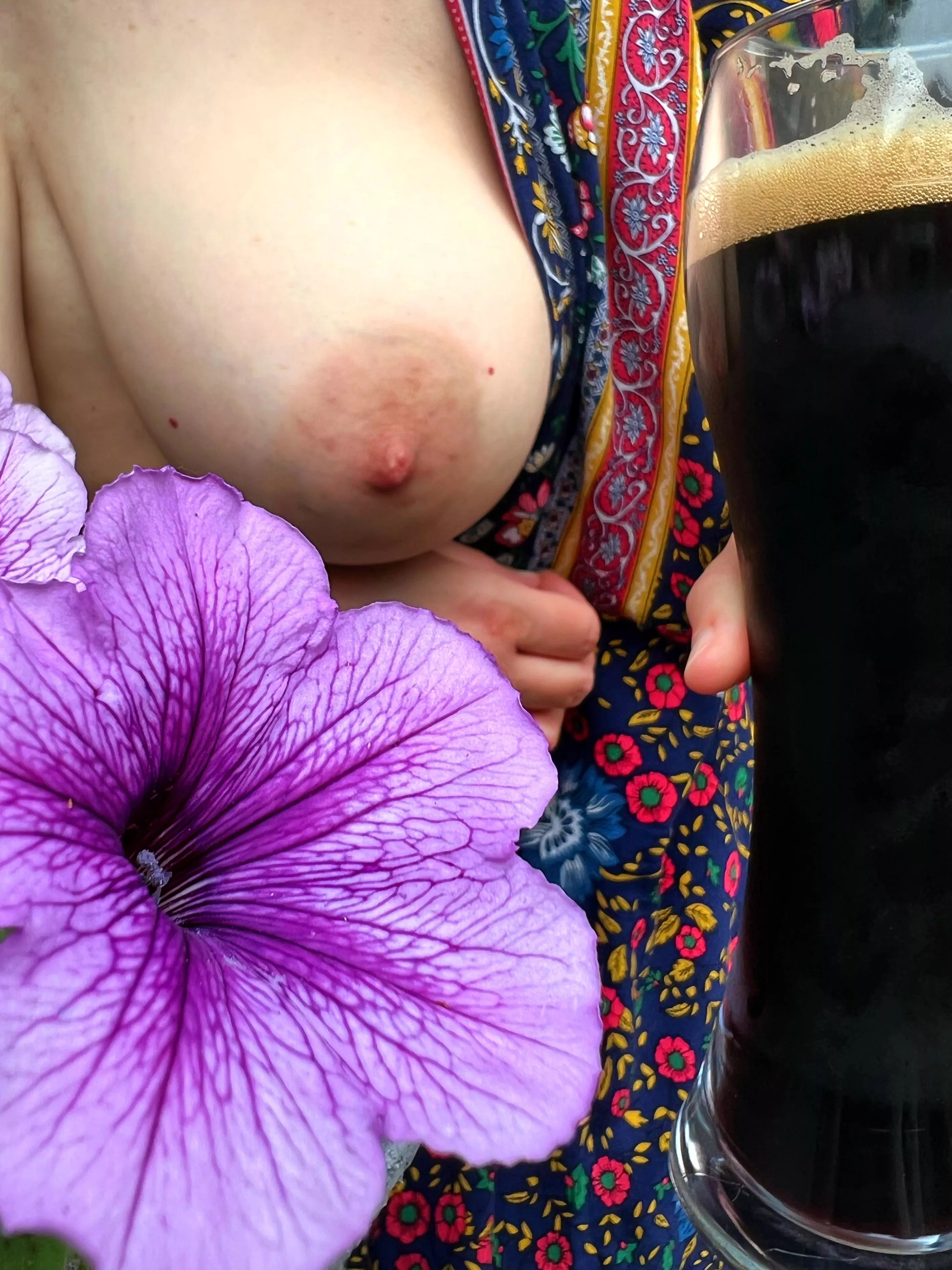 Having a stout in the garden and was asked for a little nipple action…thought I’d share with you all. 😀