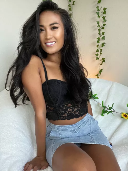 Who wants naughty Asian babe here?😈