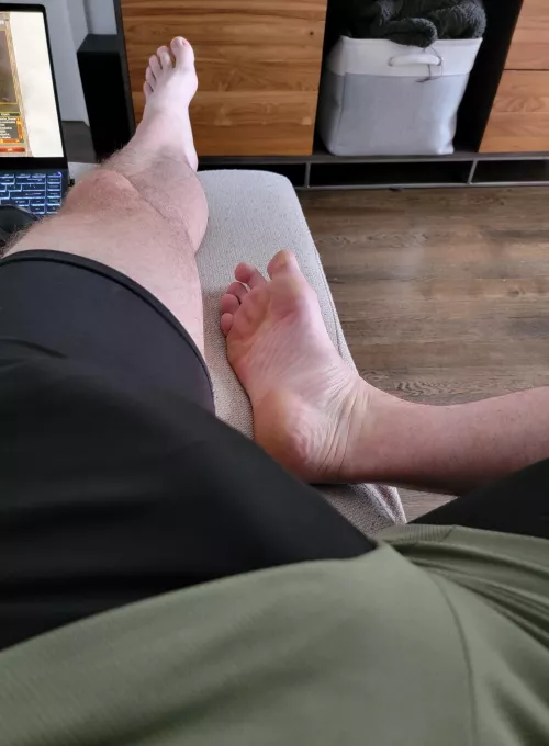 why not come on over and rub these big tired size 15 feet?