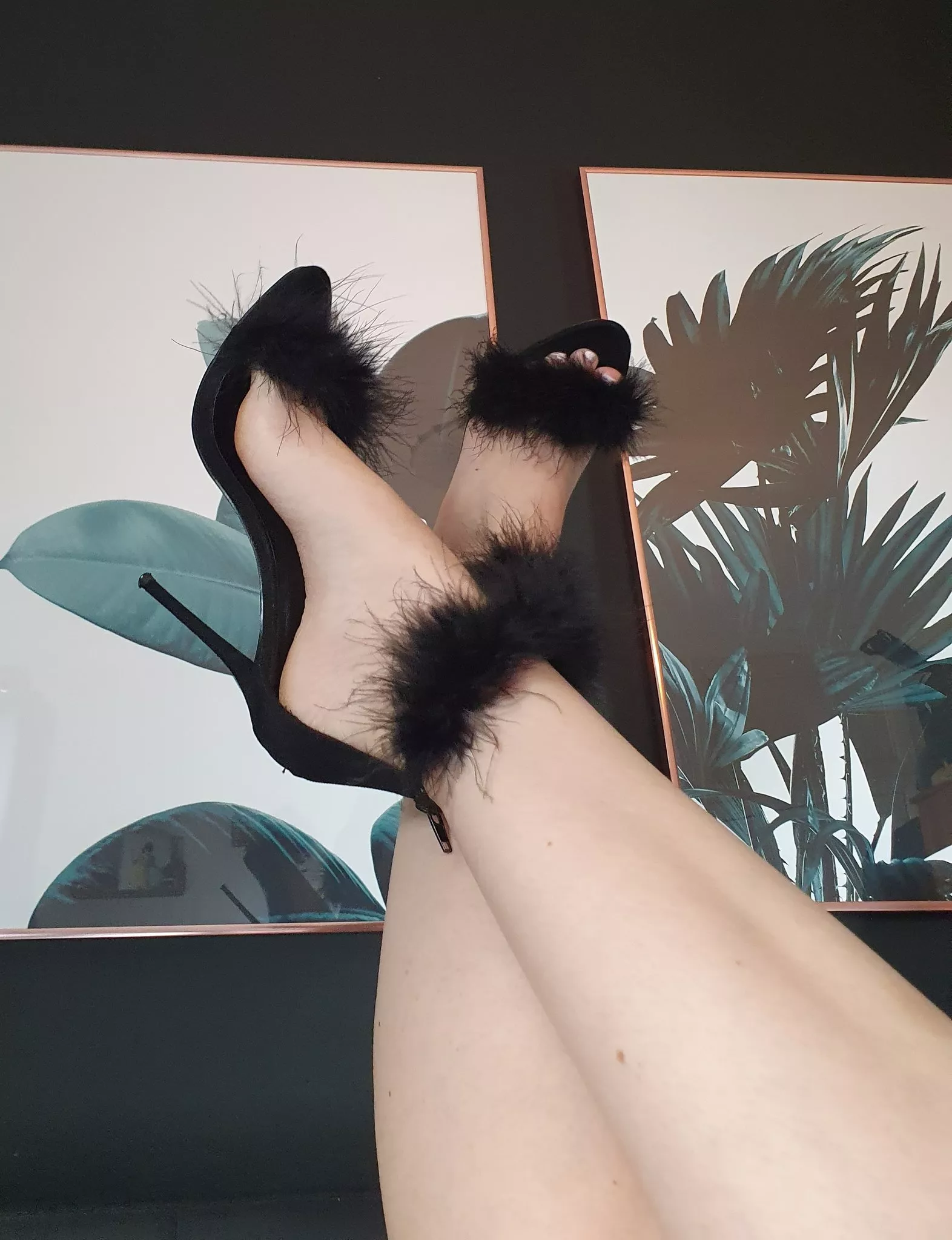 I'm in love with these heels, the tickle so much though 🥴