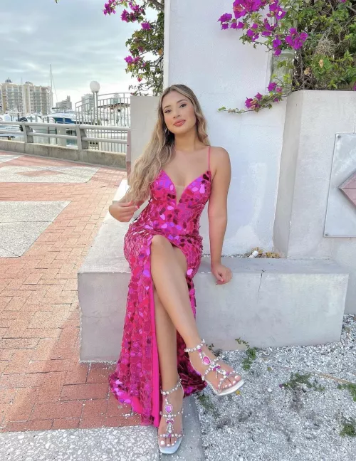 F19 people say I have really nice legs what do you think?