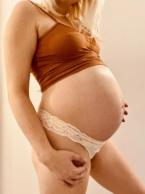 Wanna have some fun with mommy?? 😈😈💦💦