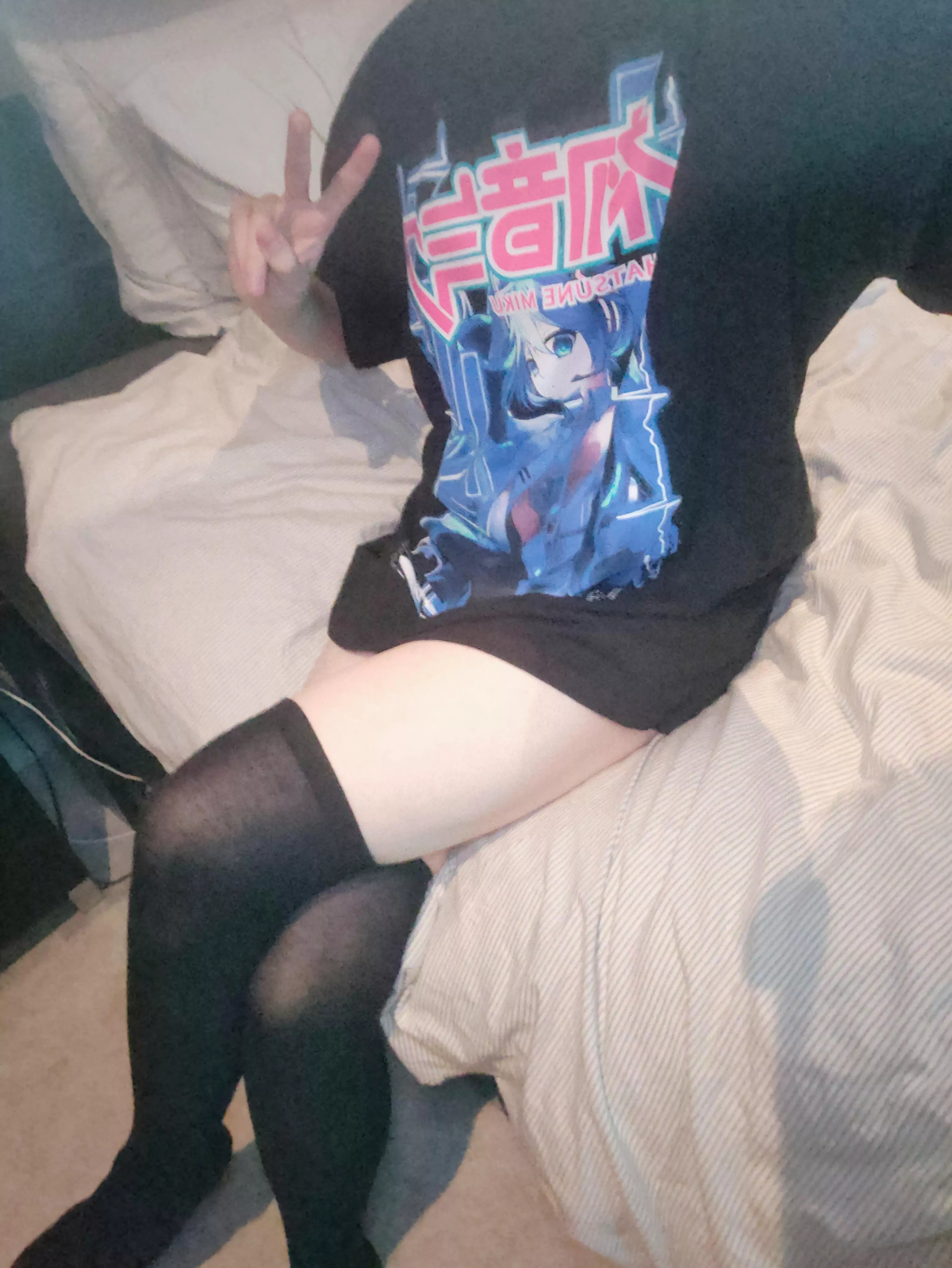 can u stroke my legs 🥺