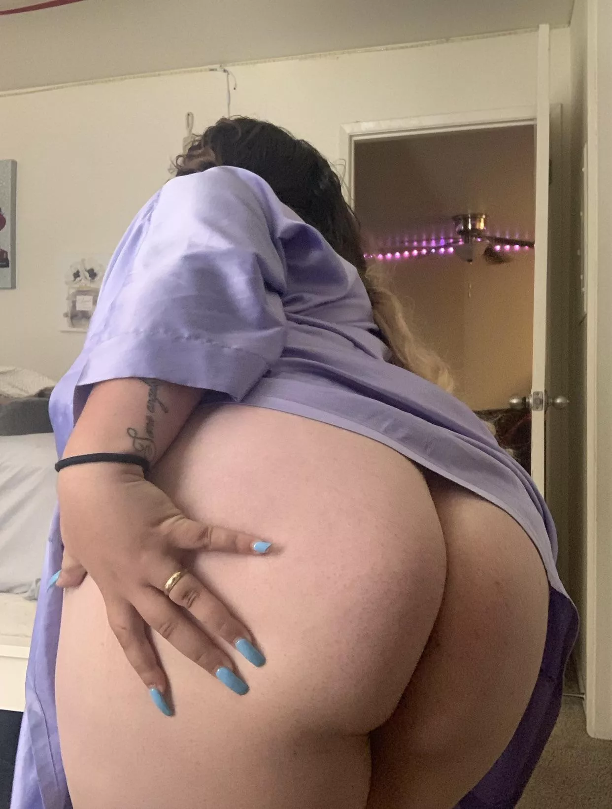 If I Had A Man I’d Send Him Booty Pics Like This (;