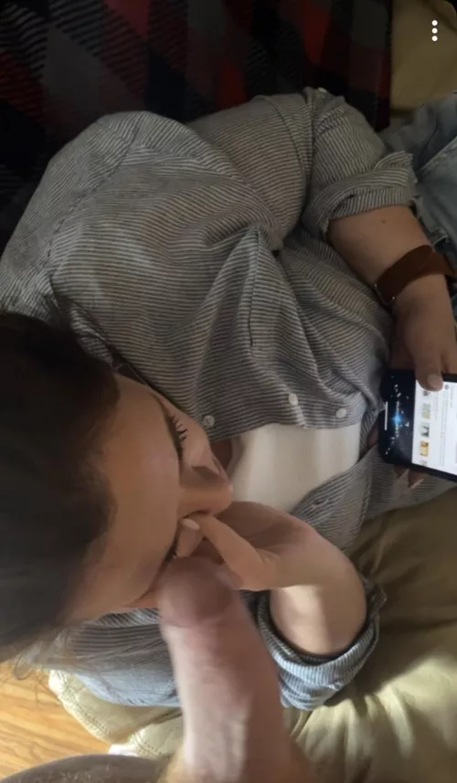 Won’t even look up from her phone!!!