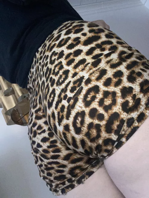 can you tell i’m not wearing panties?