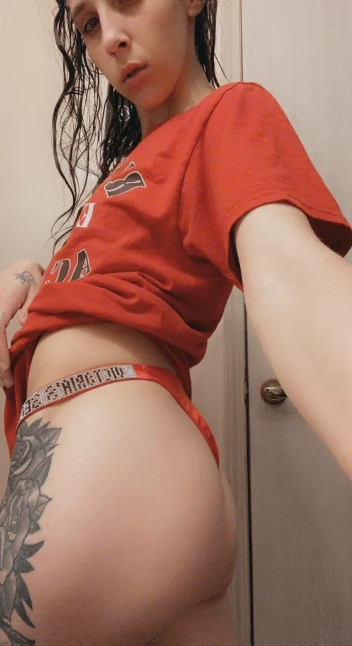 Hey baby you like what you see