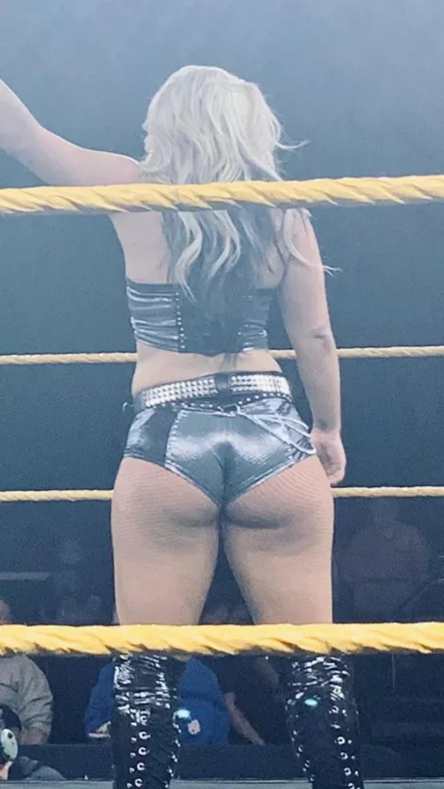 Toni Storm’s cheeks