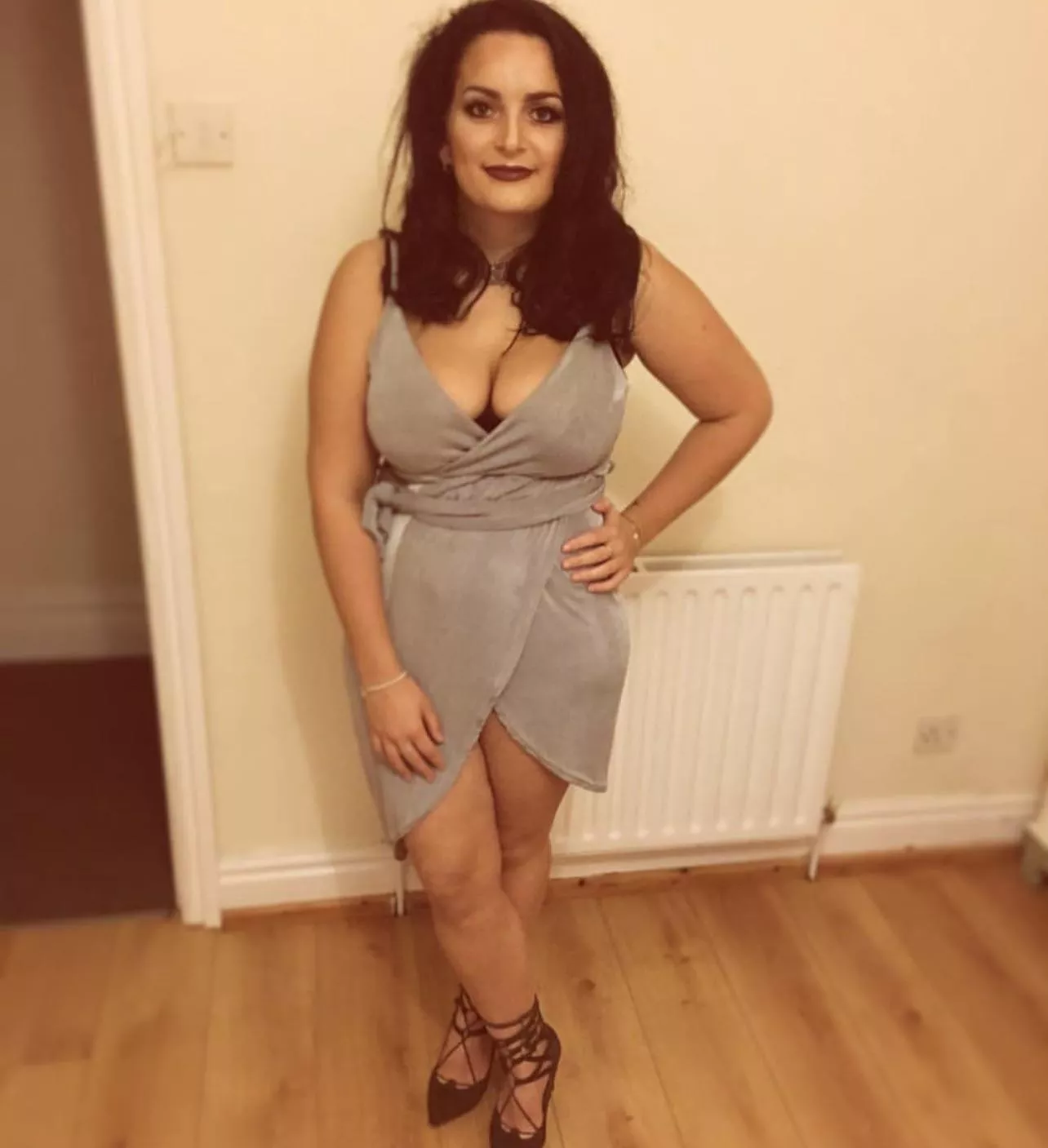 any one trade here ? wife 26 UK. send a non nude