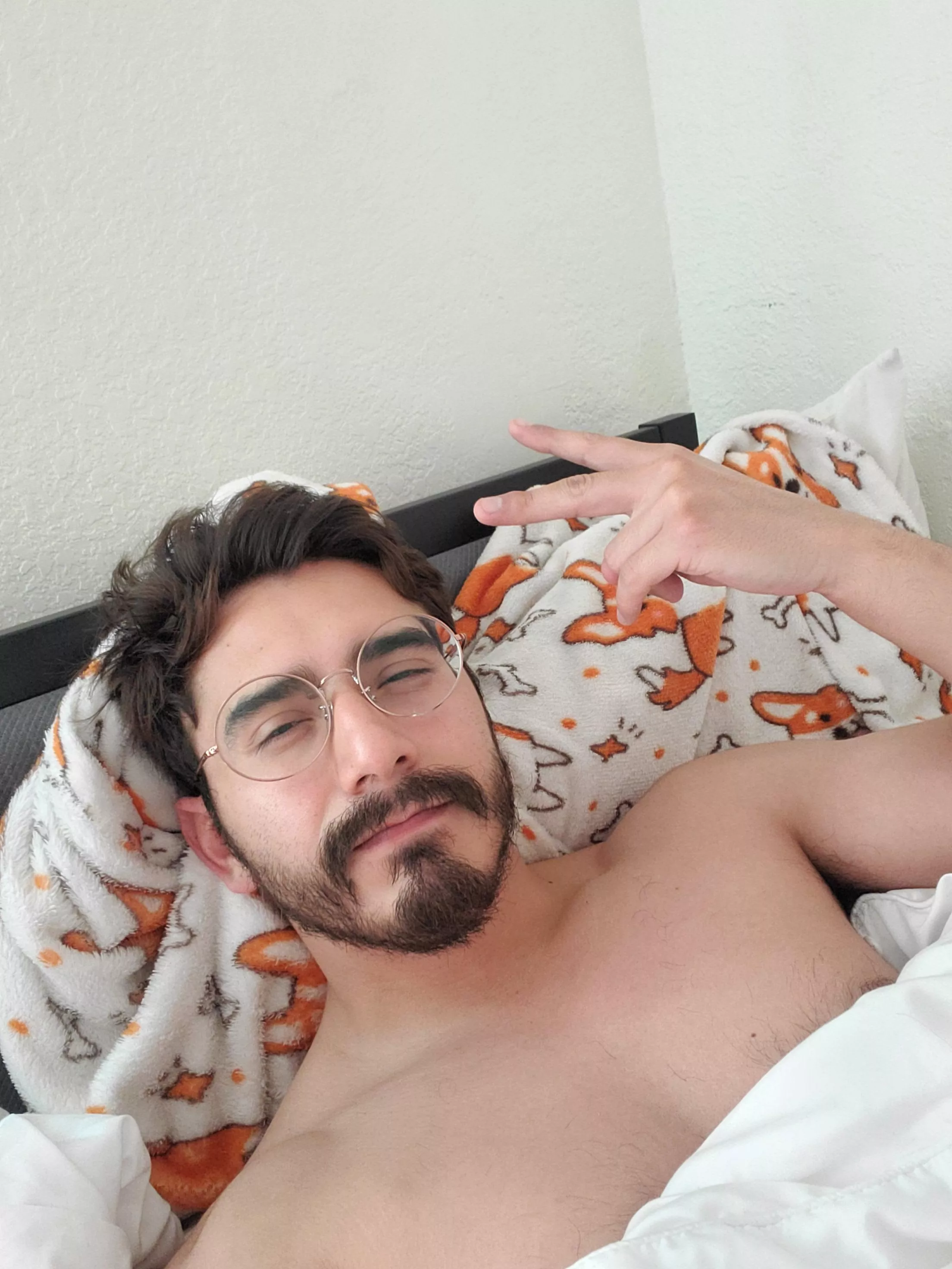 I need to stop staying up all night and gaming. 🥴