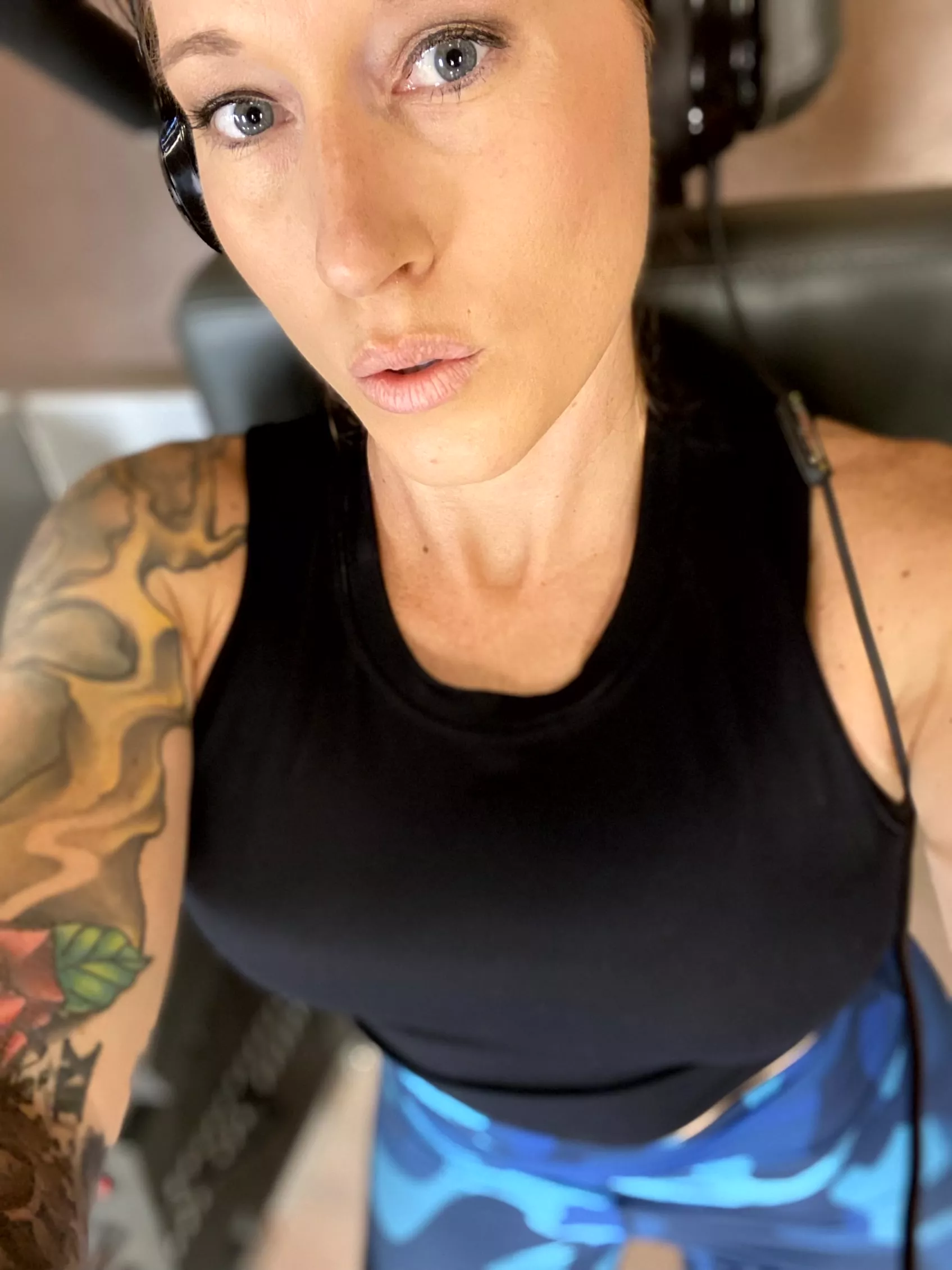 If I sent you this at work, how would you respond? Have a great day! ❤ #Hotmom