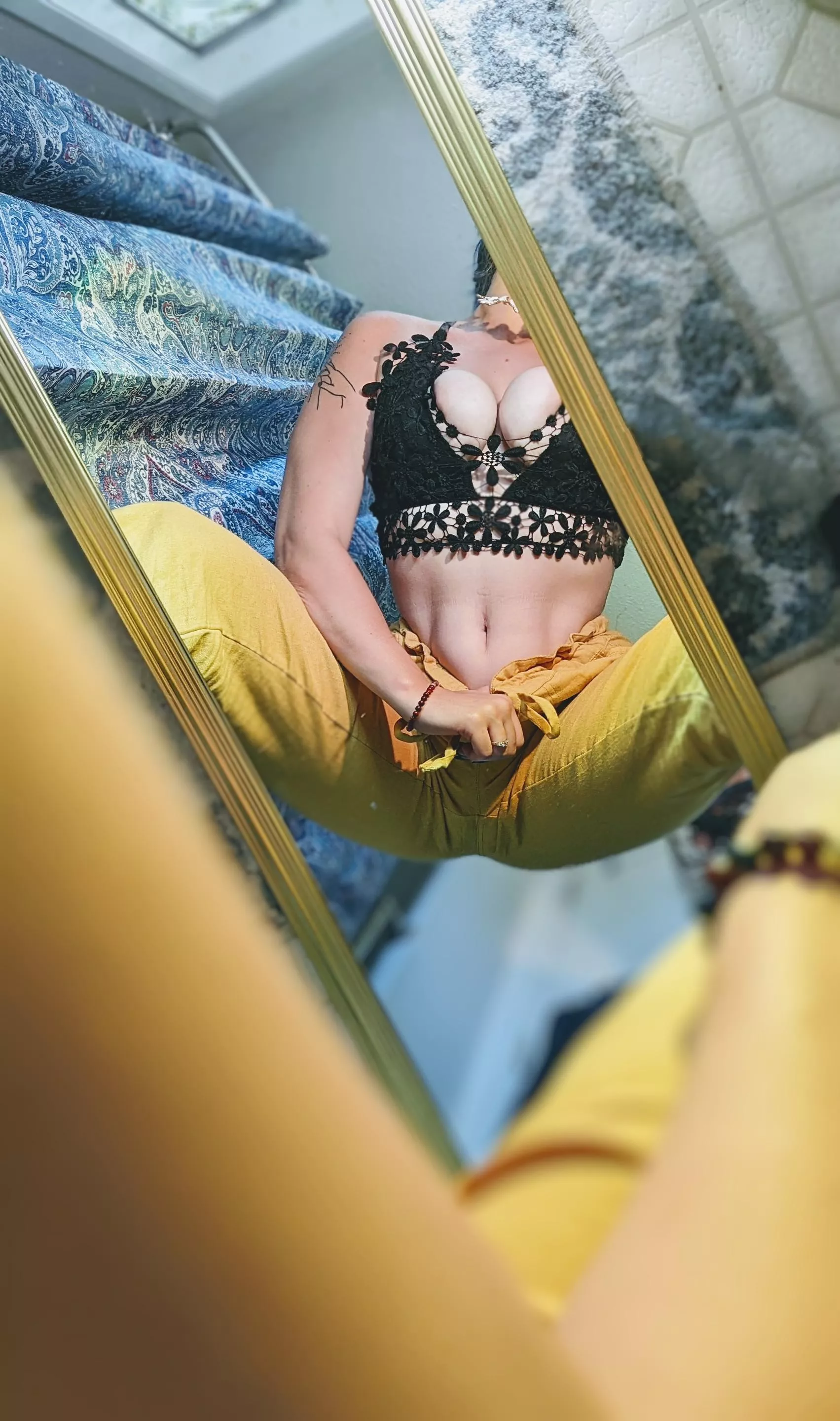 I'll be your girl next door 💋