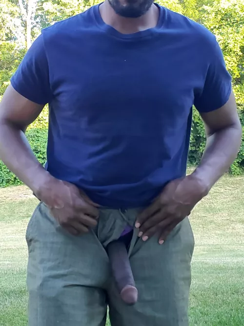 Keeping cool from the heat wave in the shade😨😥