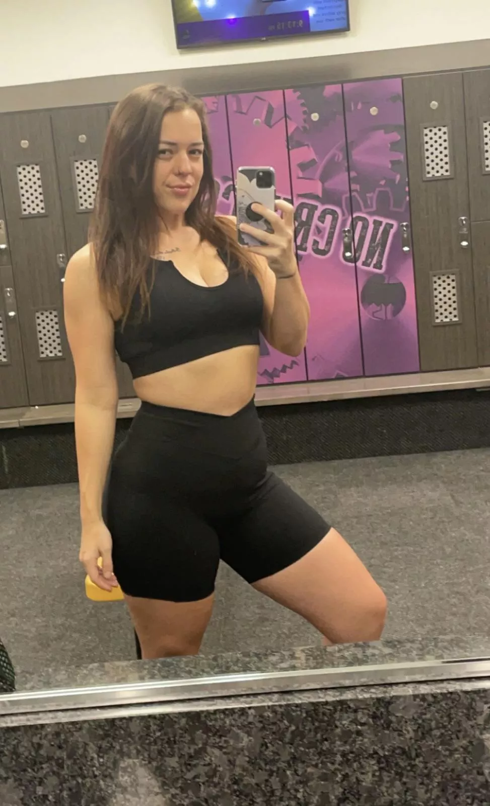 Gym shorts and messy hair for the win 😂🤷‍♀️