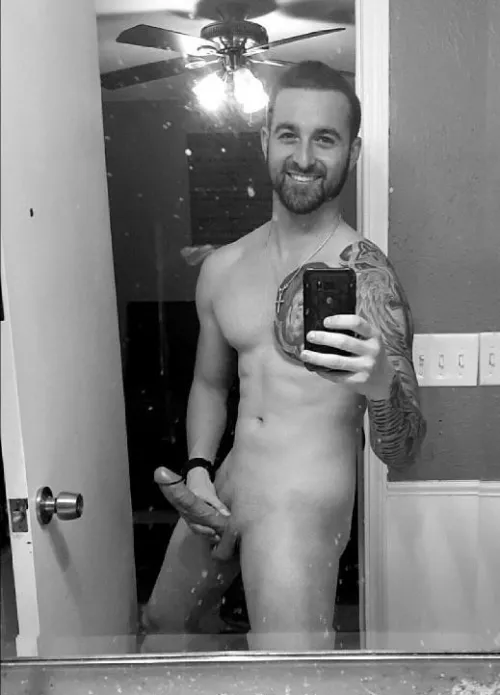 My mirror isn’t the only thing that’s dirty…🤩